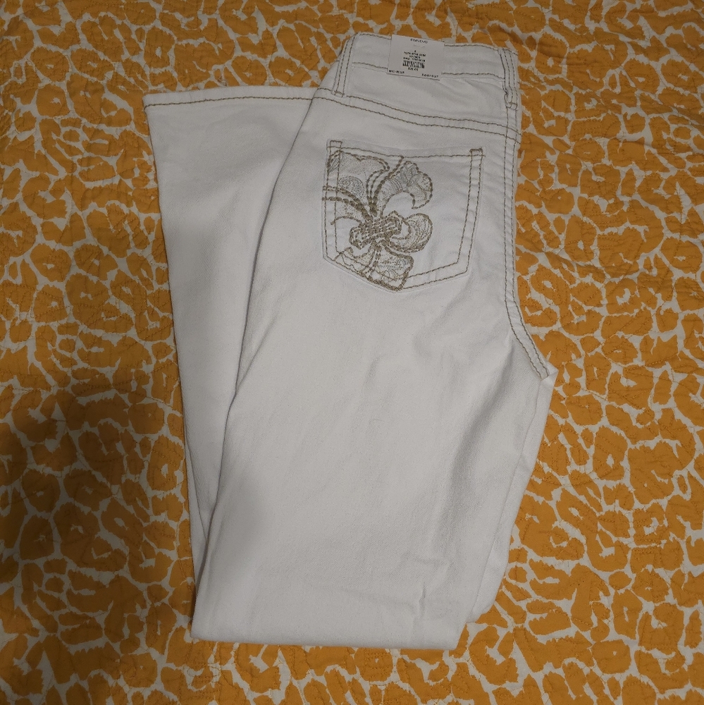 Women's White Jeans with Embroidered Pocket